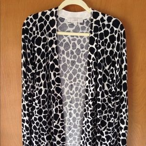 Ann Taylor LOFT B&W print long cardigan, medium